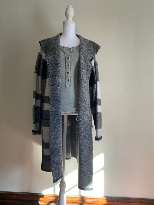 Gray Buffalo Patterned Long Cardigan - Large